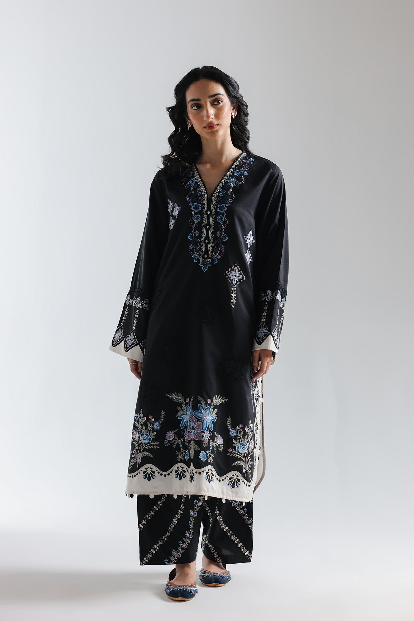 ETHNC - Embroidered suit- JET-BLACK | E4019/103/902