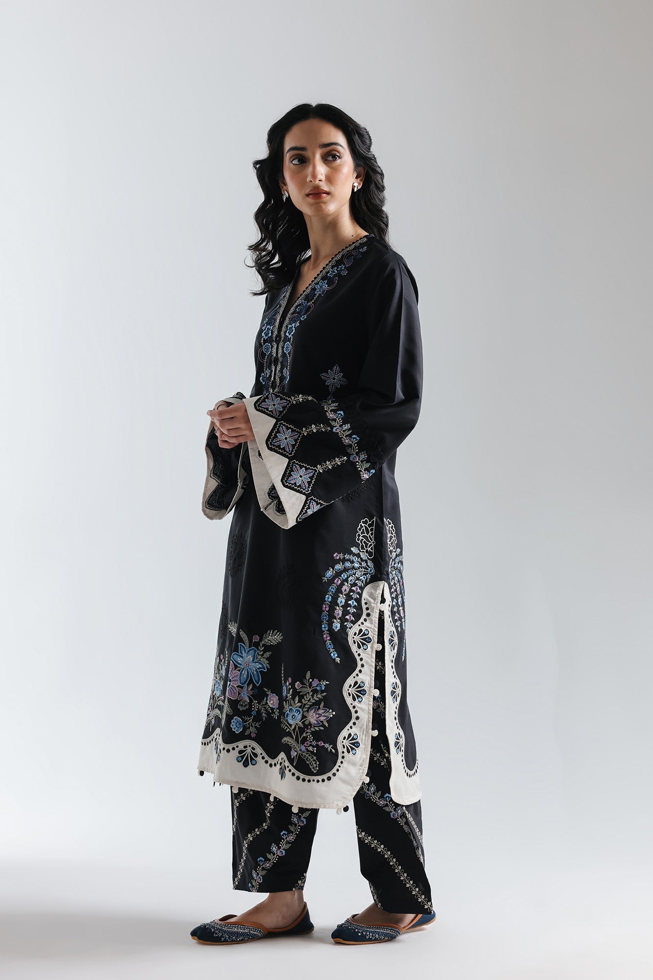 ETHNC - Embroidered suit- JET-BLACK | E4019/103/902