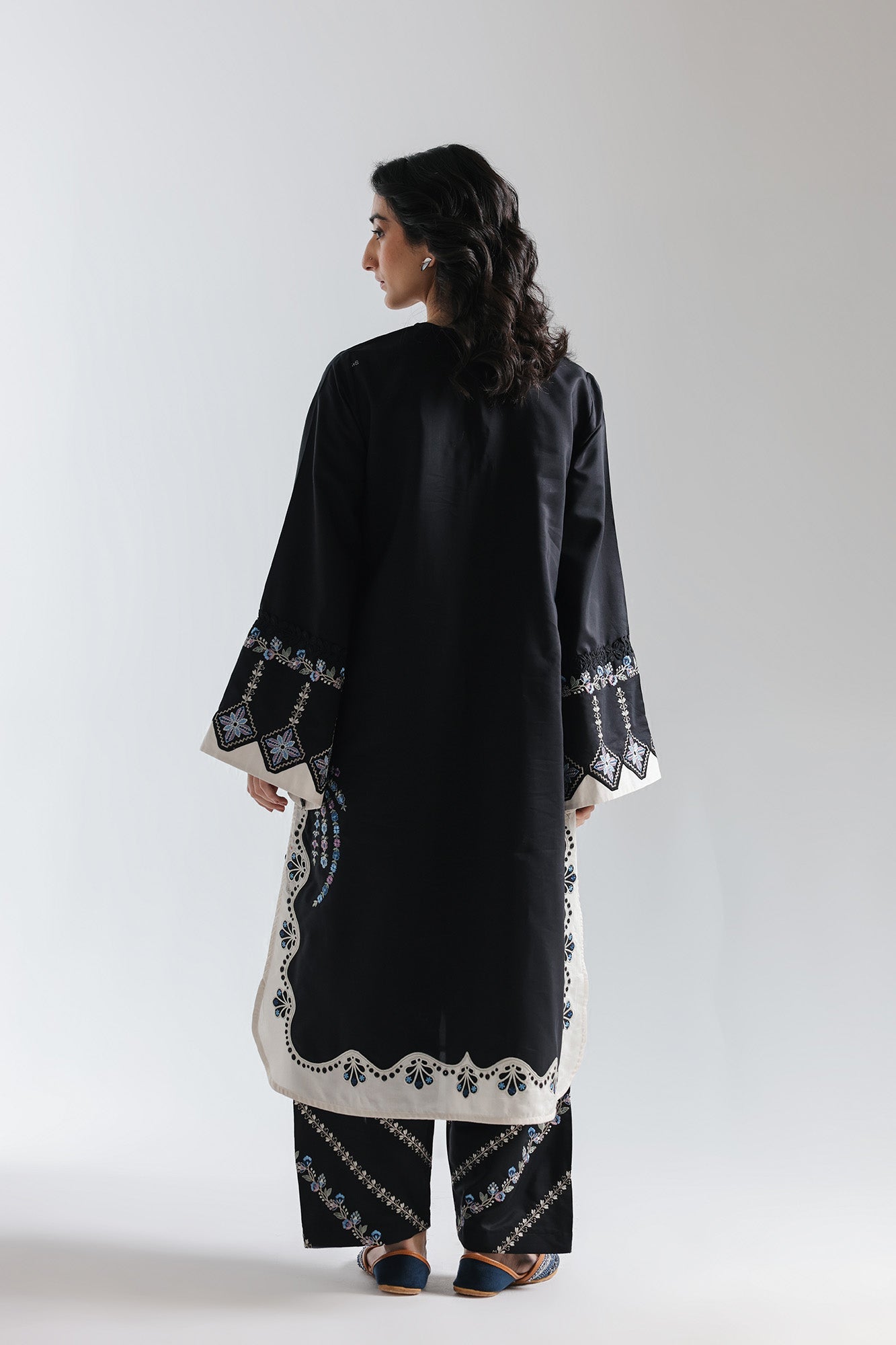 ETHNC - Embroidered suit- JET-BLACK | E4019/103/902