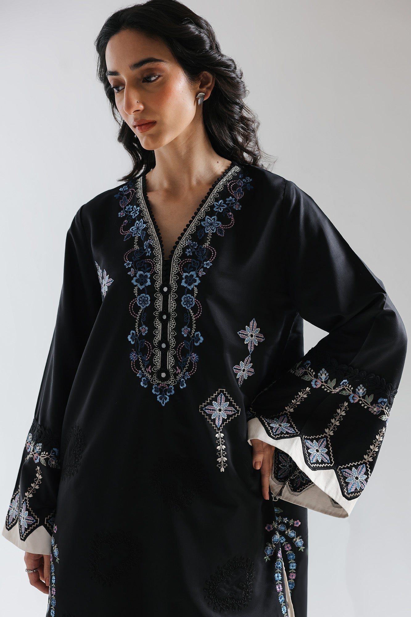 ETHNC - Embroidered suit- JET-BLACK | E4019/103/902