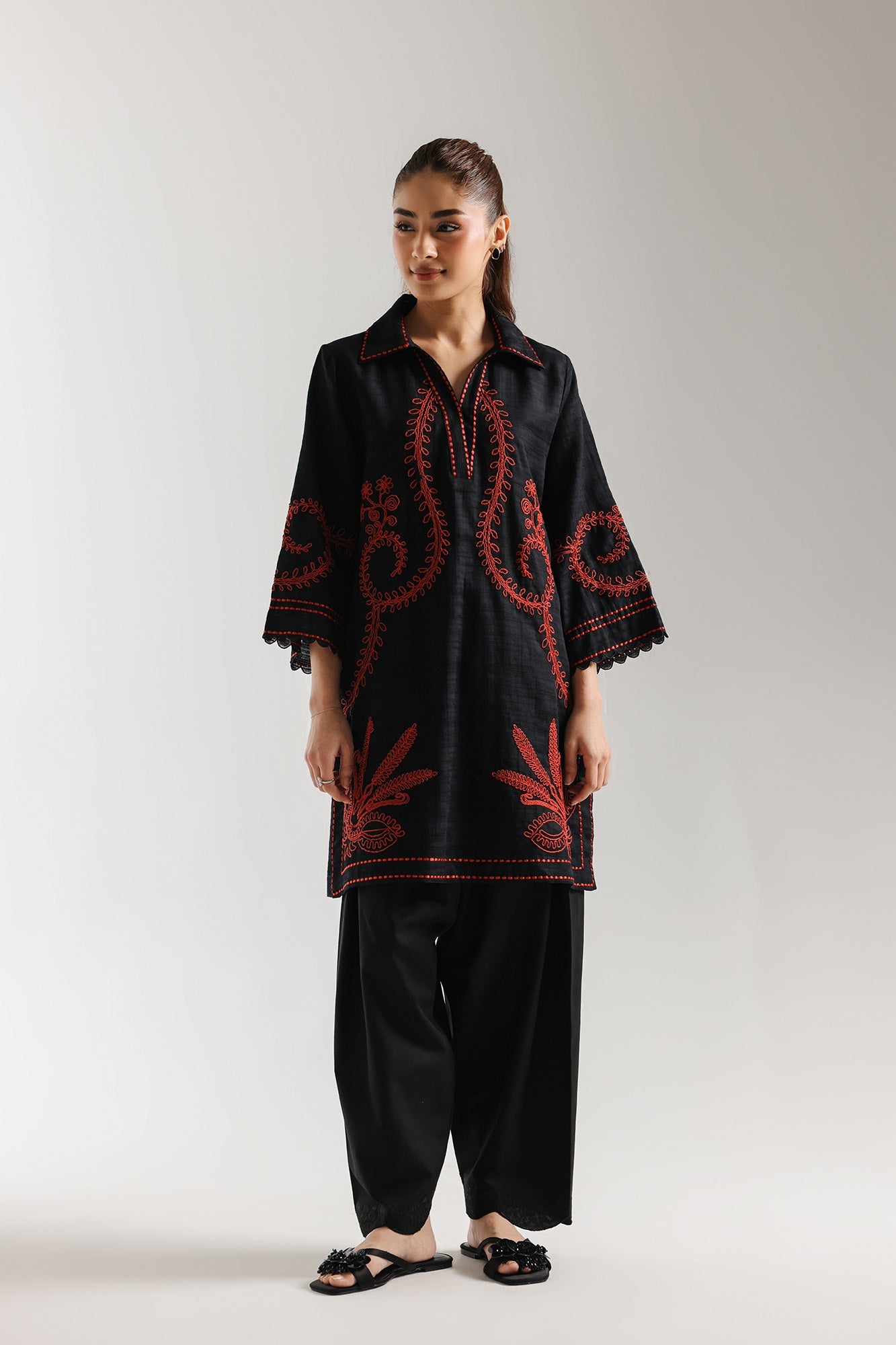 ETHNC-EMBROIDERED SHIRT-SHIRT - RELAXED FIT - COLLAR NECK WITH V-SLIT - FLARED SLEEVES - KNEE LENGTH-BLACK