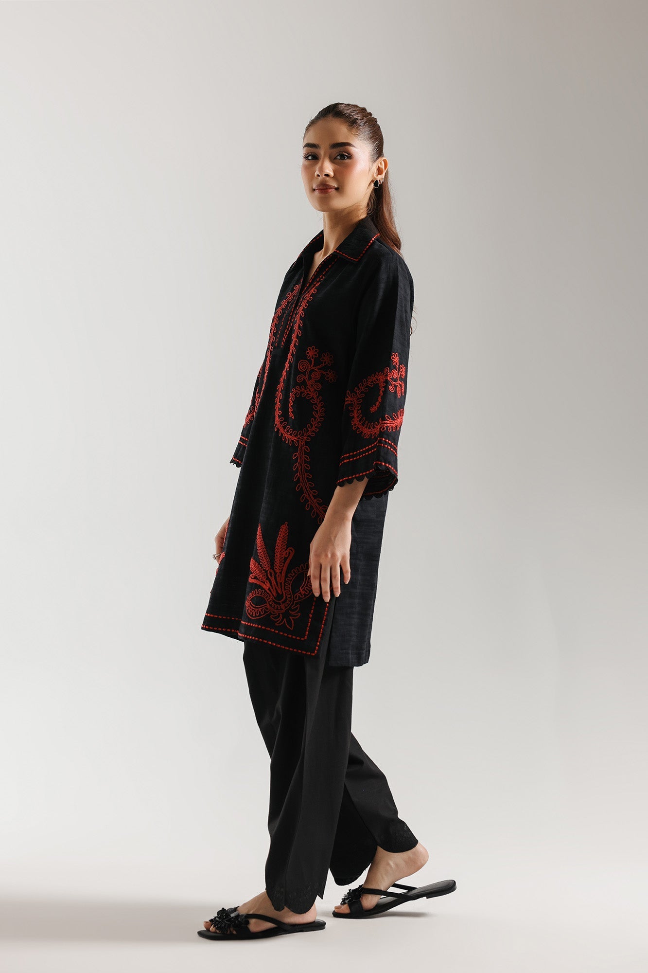 ETHNC-EMBROIDERED SHIRT-SHIRT - RELAXED FIT - COLLAR NECK WITH V-SLIT - FLARED SLEEVES - KNEE LENGTH-BLACK