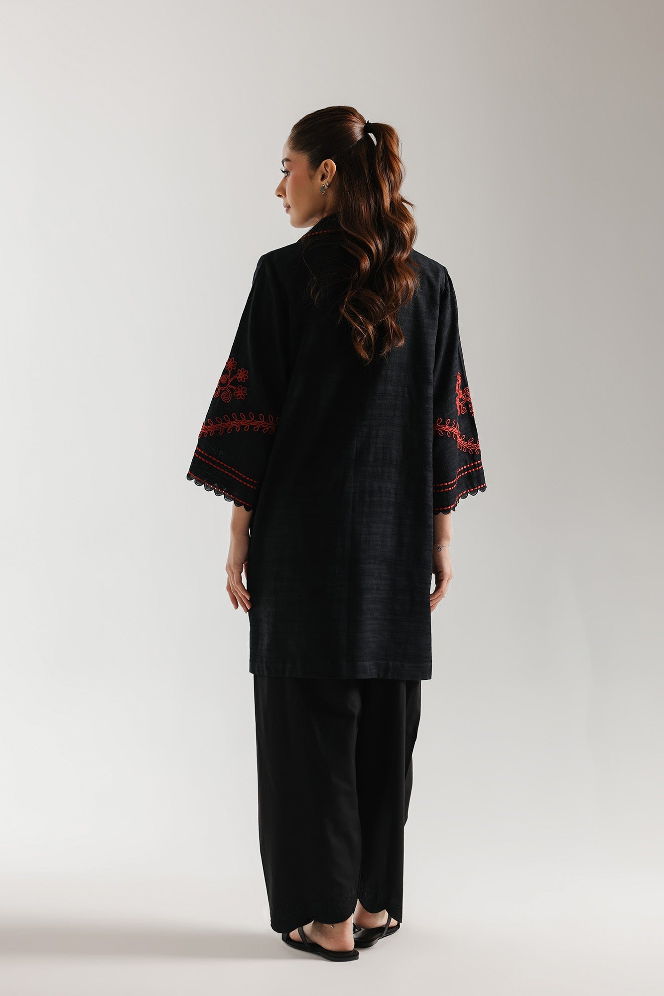 ETHNC-EMBROIDERED SHIRT-SHIRT - RELAXED FIT - COLLAR NECK WITH V-SLIT - FLARED SLEEVES - KNEE LENGTH-BLACK