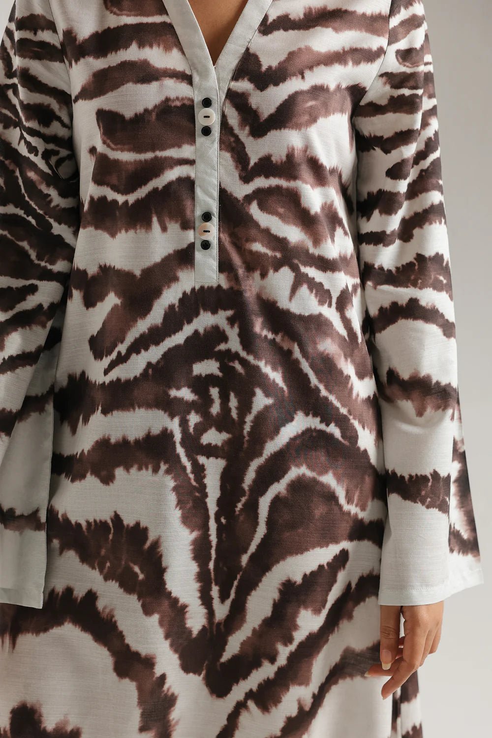 ETHNC - PRINTED KAFTAN - OFF WHITE | DRESS - RELAXED FIT - V - NECK WITH BUTTONS - FLARED SLEEVES - LOW SIDE SLITS - LONG LENGTH - Bristy's Collection
