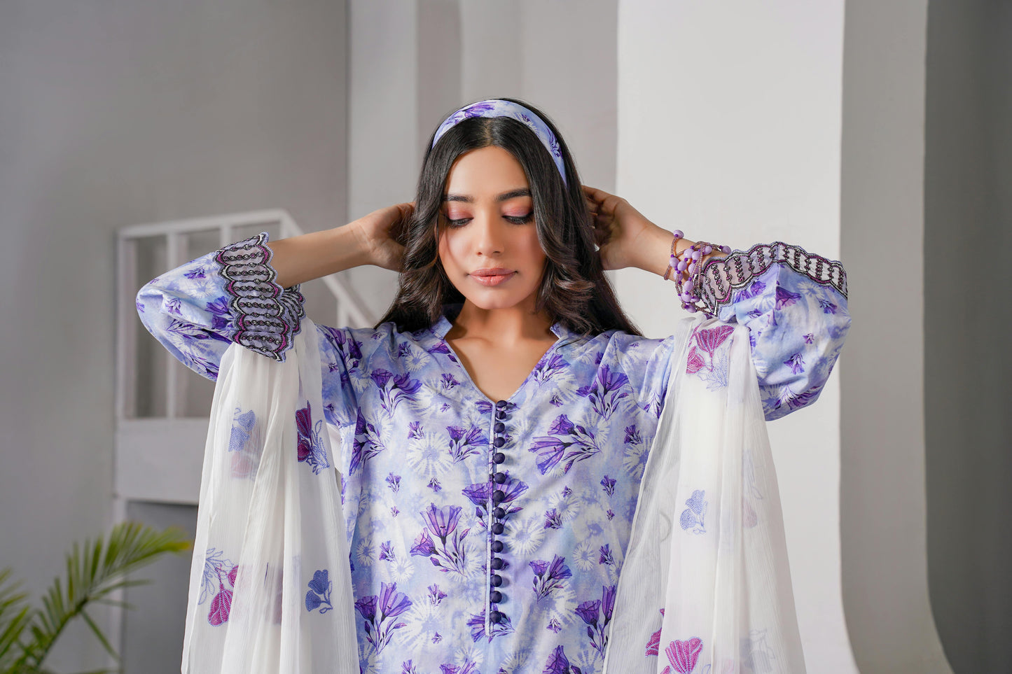 Un-stitched 3-piece embroidered lawn By Gulzar Yousaf Volume 3-code D/01(lavender)